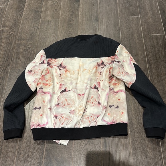 Finders Keepers floral bomber jacket - Picture 2 of 4